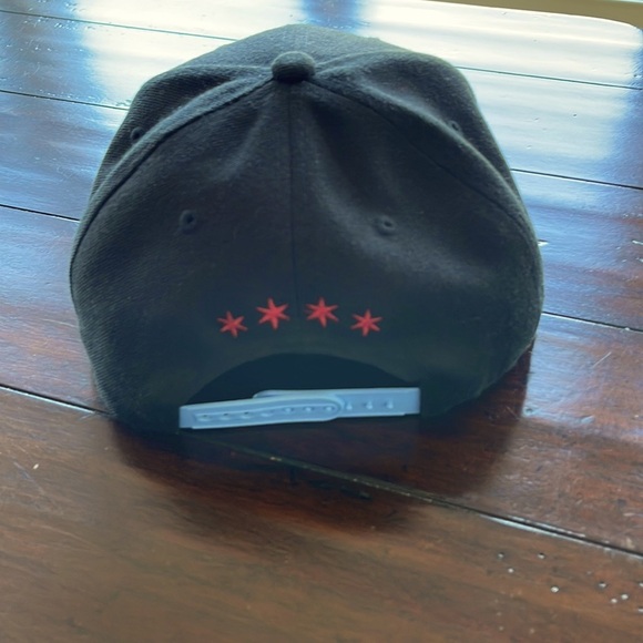 NWOT MELONWEAR Chicago Bulls SnapBack Hat - Picture 4 of 9